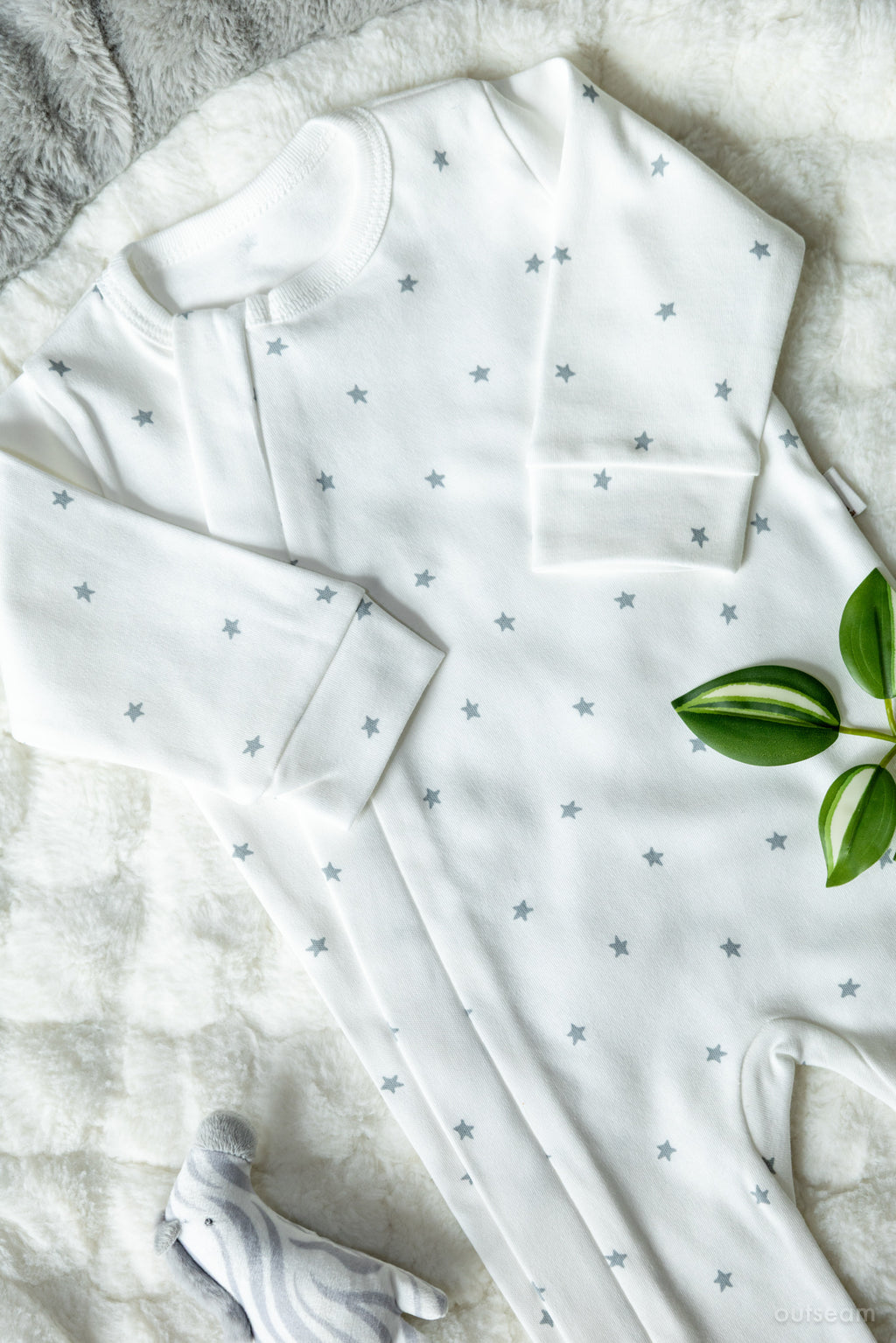 Outseam Romper Grey Stars — detail view 2